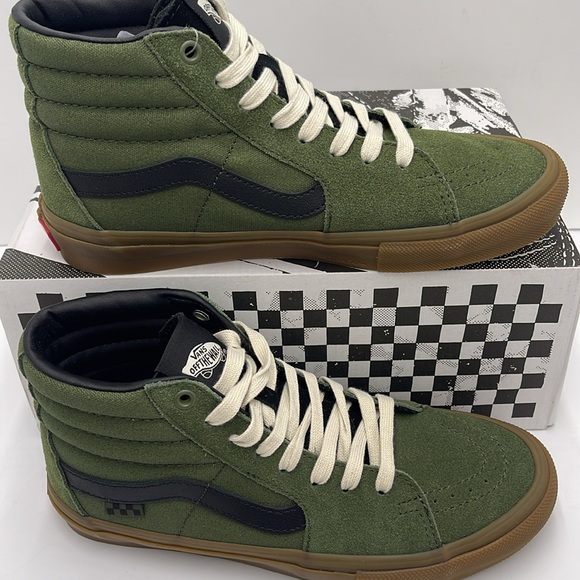 Vans WMNS Skate Sk8-Hi Green/Gum
VN0A5FCC17P
Sneakersers - Picture 2 of 16